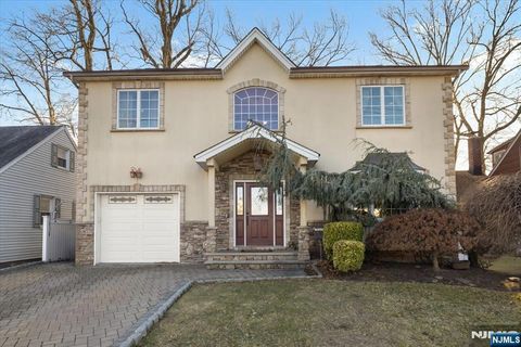 137 Becker Avenue, Rochelle Park, NJ 07662 - MLS#: 25002095