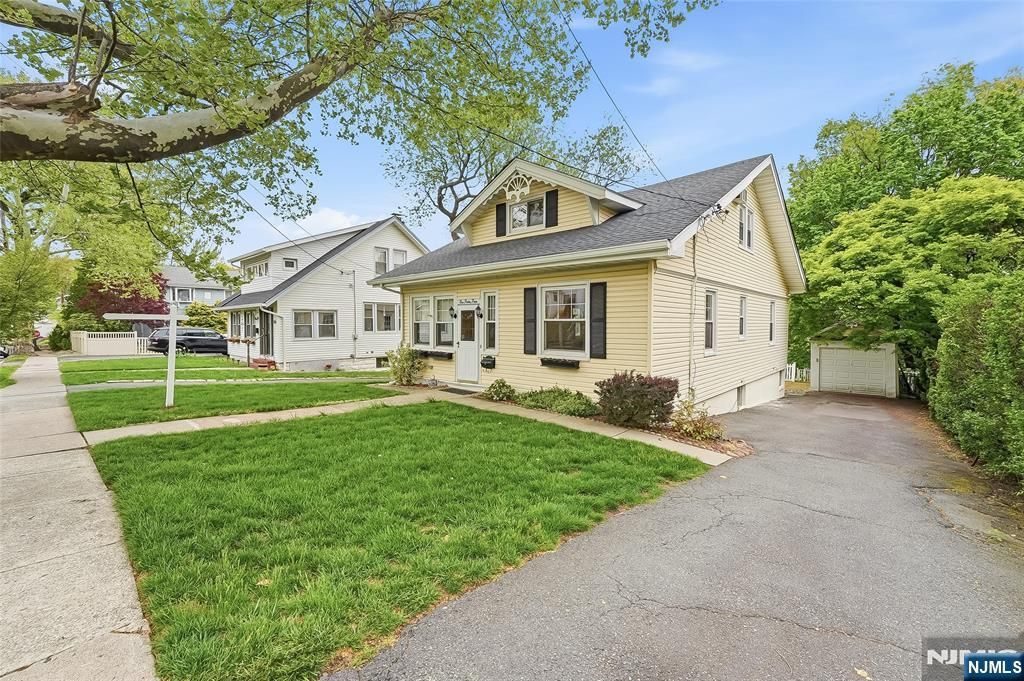 Photo of 144 Crestwood Avenue, Nutley, NJ 07110 (MLS # 26015336)