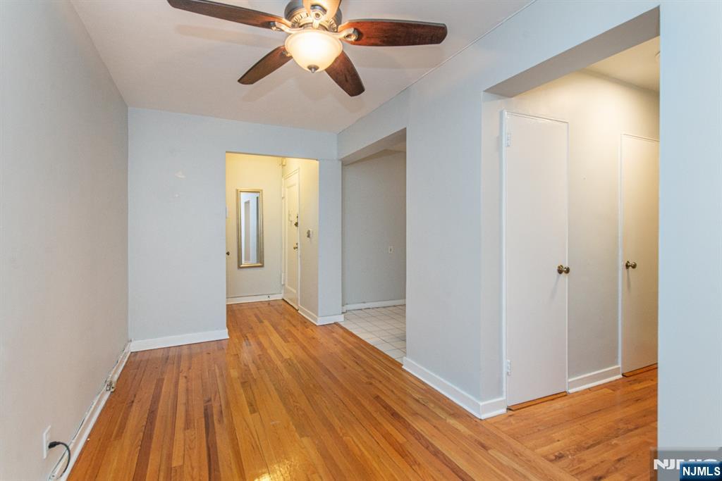 8500 Boulevard E 4H