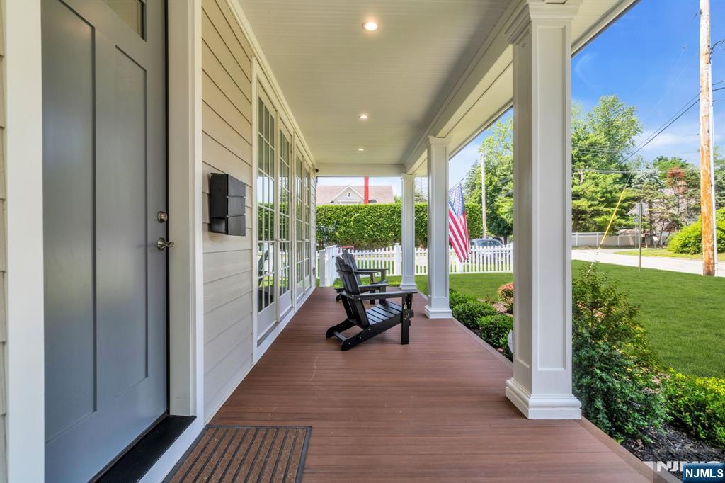 16 Storms Avenue