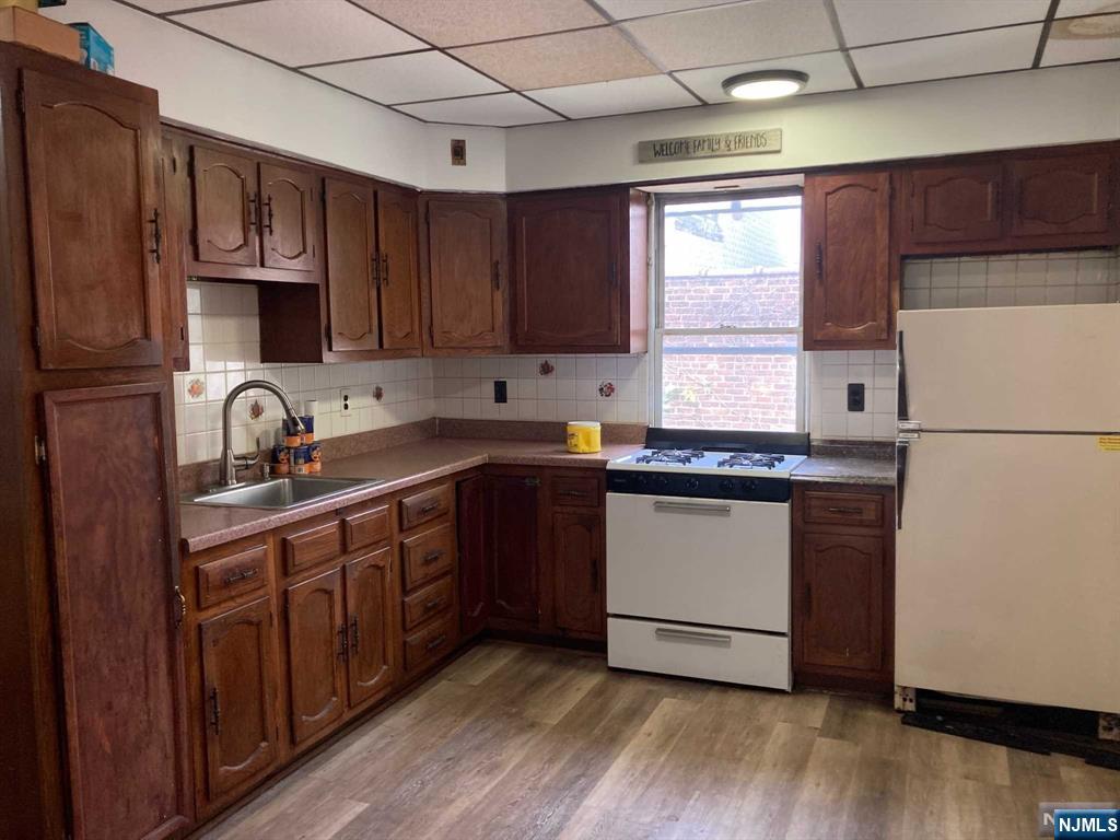 1515 Manhattan Avenue