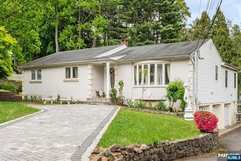 Photo of 210 Alps Road, Wayne, NJ 07470 (MLS # 26016452)
