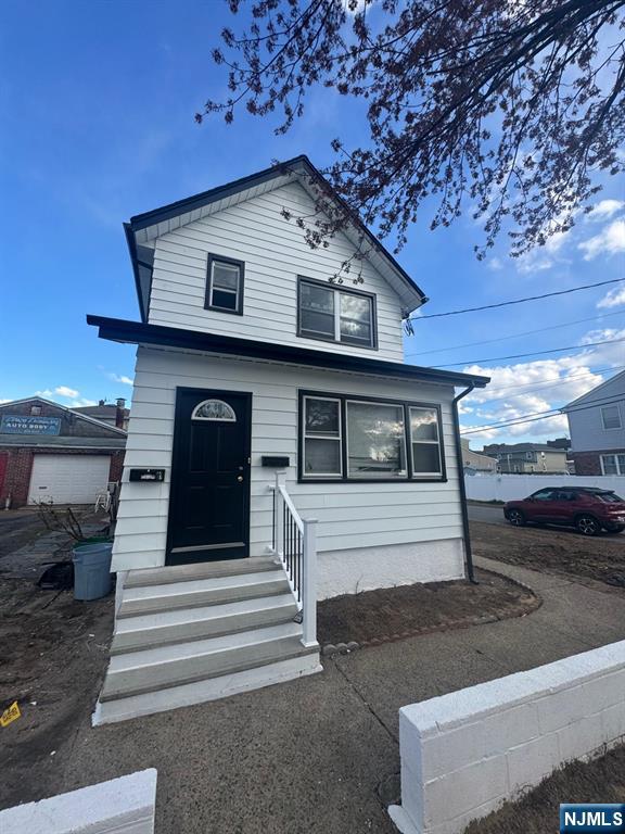 Rental Property at 282 Green Ave 2, Lyndhurst, New Jersey - Bedrooms: 2 
Bathrooms: 1 
Rooms: 3  - $2,200 MO.