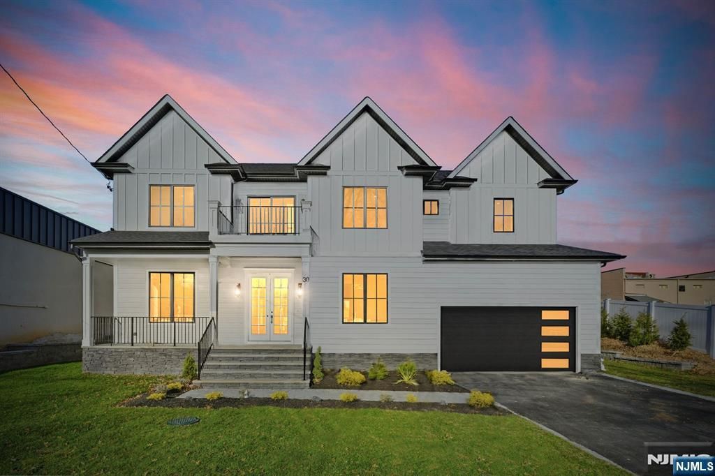 Photo of 30 Grand Terrace, Livingston, NJ 07039 (MLS # 26009810)