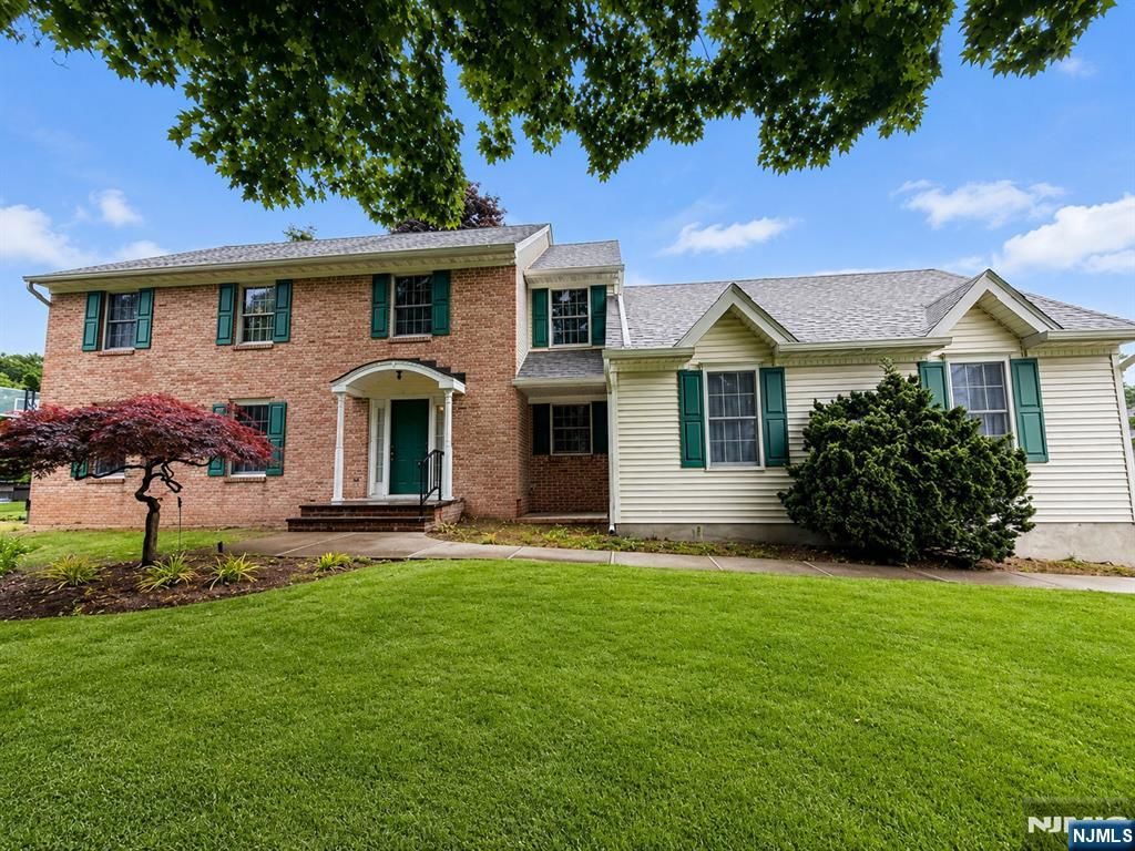 Photo of 2 Rogers Court, Midland Park, NJ 07432 (MLS # 26018223)