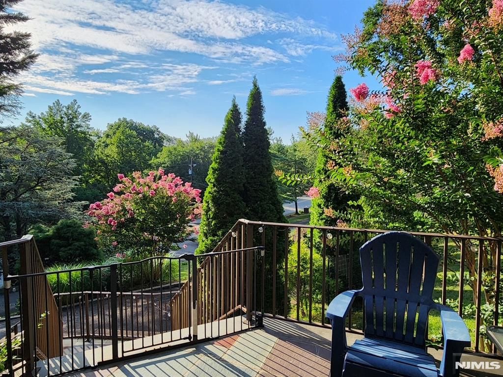 Photo of 61 Overlook Drive, Woodcliff Lake, NJ 07677 (MLS # 25036430)