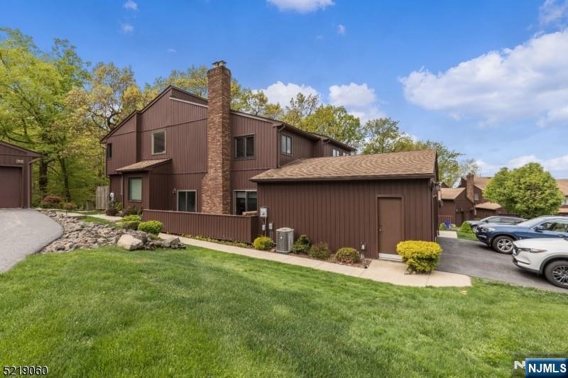 Rental Property at 20 Highpoint 20, Cedar Grove, New Jersey - Bedrooms: 3 
Bathrooms: 4 
Rooms: 7  - $3,600 MO.