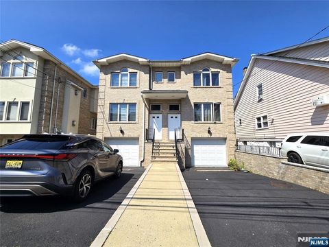 Photo of 233 Warren Ave #B, Fort Lee, NJ 07024 (MLS # 25040603)