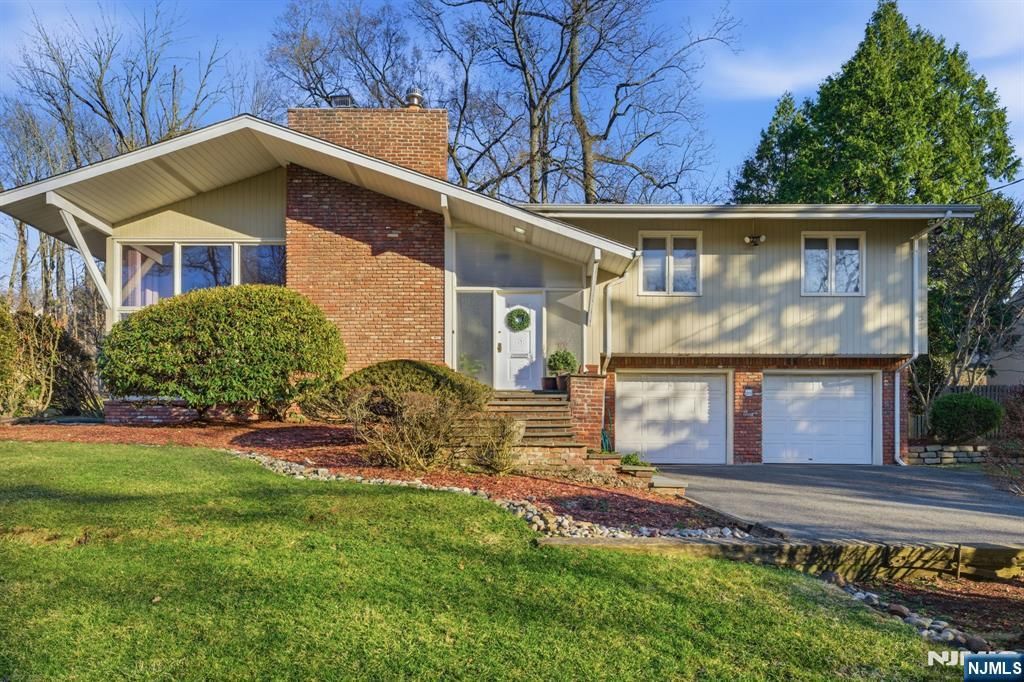 Photo of 20 Leroy Street, Tenafly, NJ 07670 (MLS # 26008612)