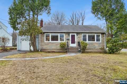 Photo of 284 Madison Avenue, Cresskill, NJ 07626 (MLS # 26009265)