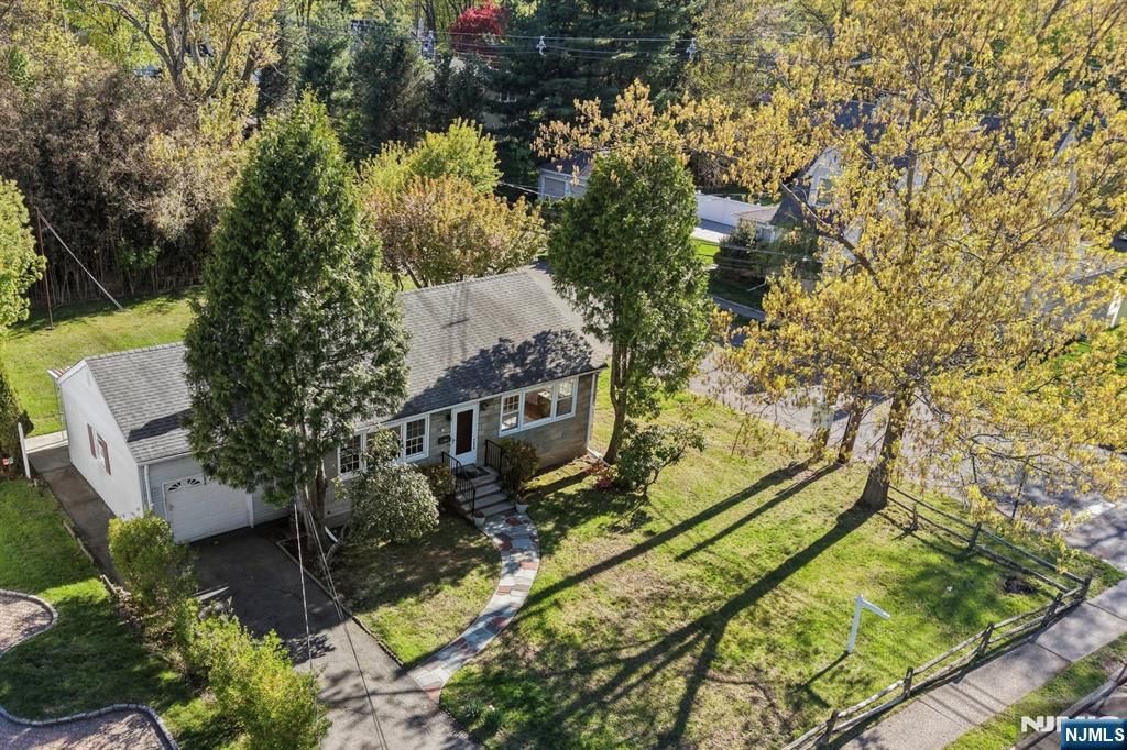 Photo of 284 Madison Avenue, Cresskill, NJ 07626 (MLS # 26009265)