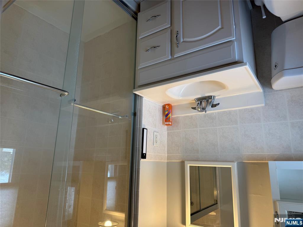 Garfield, New Jersey 07026, United States, 3 Bedrooms Bedrooms, ,2 BathroomsBathrooms,Residential,Pending,118060