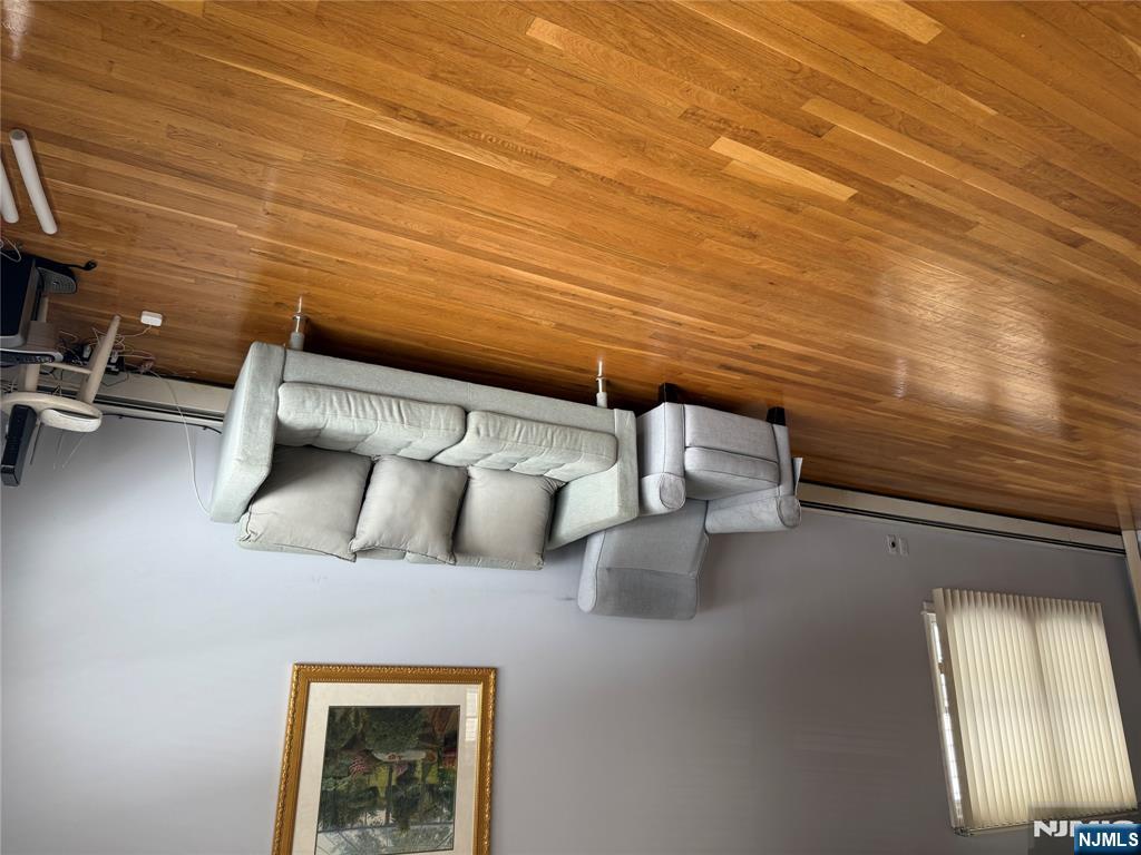 Garfield, New Jersey 07026, United States, 3 Bedrooms Bedrooms, ,2 BathroomsBathrooms,Residential,Pending,118060