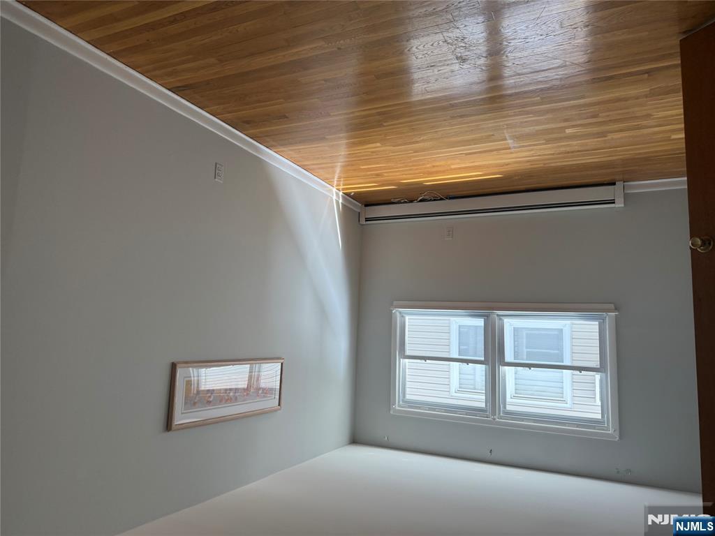 Garfield, New Jersey 07026, United States, 3 Bedrooms Bedrooms, ,2 BathroomsBathrooms,Residential,Pending,118060