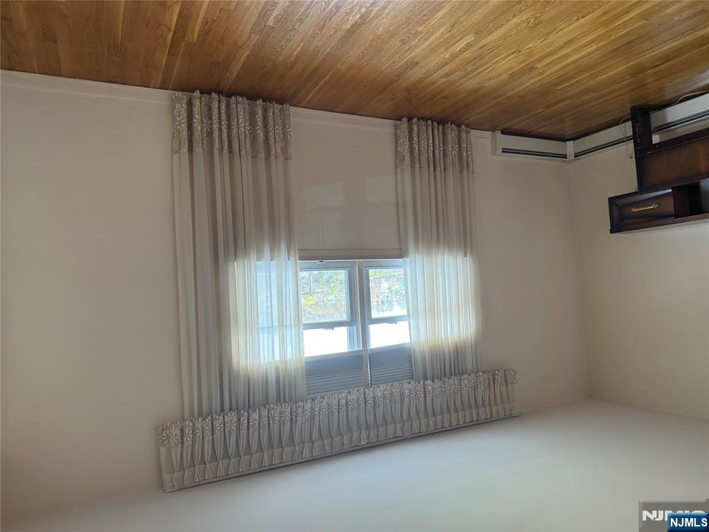 Garfield, New Jersey 07026, United States, 3 Bedrooms Bedrooms, ,2 BathroomsBathrooms,Residential,Pending,118060