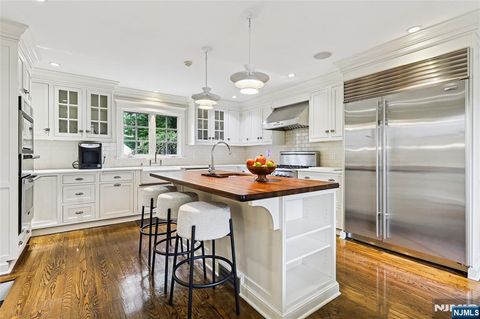 10 Orchard Place Tenafly NJ 07670