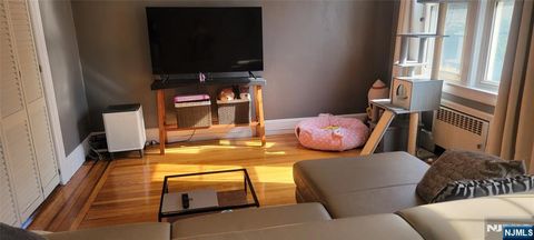 MLS: 25008260
