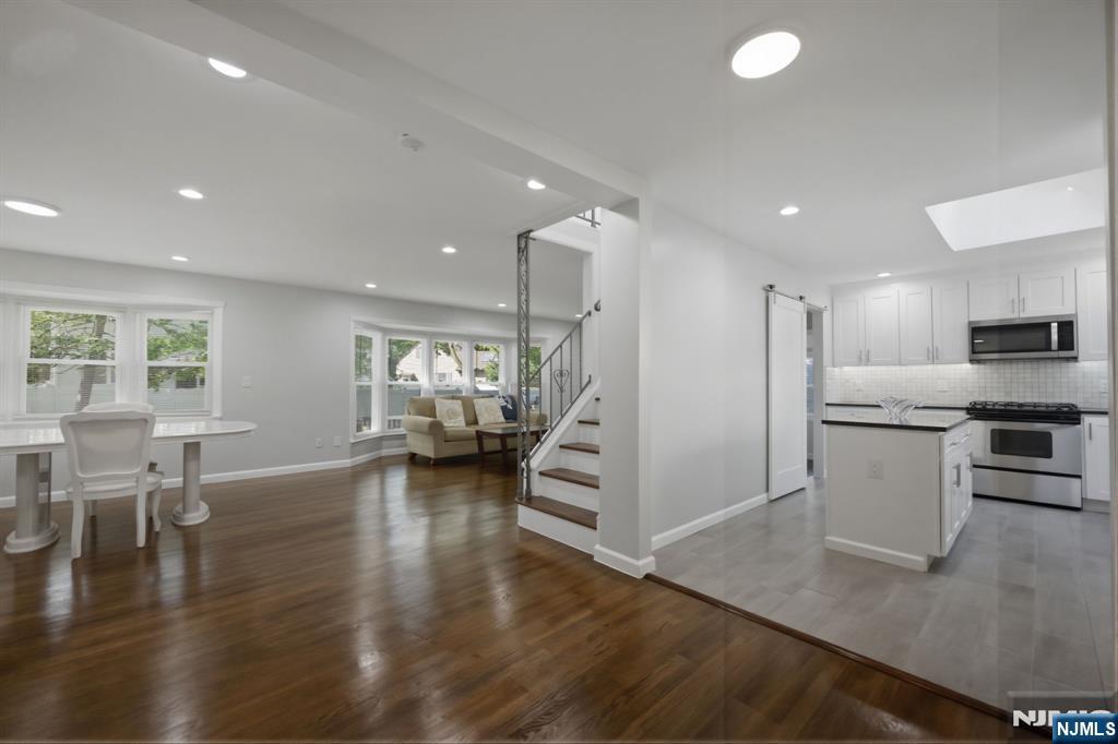 455 Hoffman Avenue