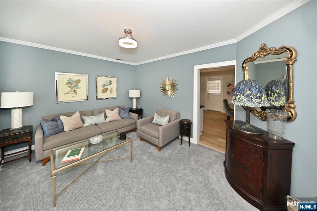 115 Forest Place
