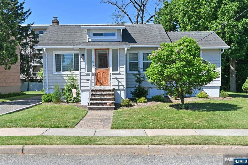 Photo of 115 Forest Place, Rochelle Park, NJ 07662 (MLS # 26014904)