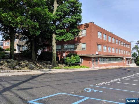 Photo of 210 Sylvan Avenue #B3, Englewood Cliffs, NJ 07632 (MLS # 26026368)