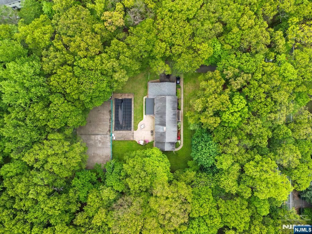 Photo of 75 Woodcliff Lake Road, Saddle River, NJ 07458 (MLS # 25016313)