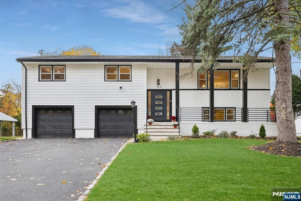 Photo of 510 Finlay Place, South Orange Village, NJ 07079 (MLS # 25039991)