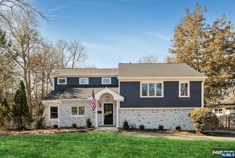 Photo of 35 Lloyd Road, Ho-Ho-Kus, NJ 07423 (MLS # 26006809)