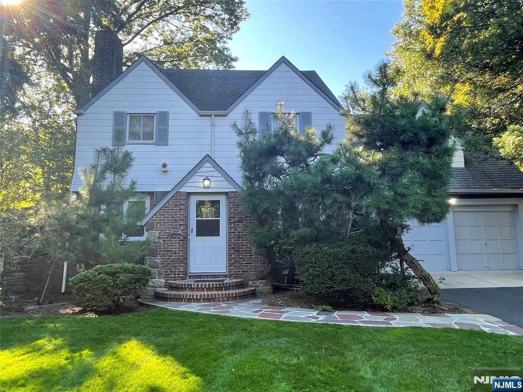 Photo of 1 Grange Court, Teaneck, NJ 07666 (MLS # 25042383)