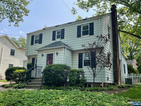 771 Stelton Street Teaneck NJ 07666