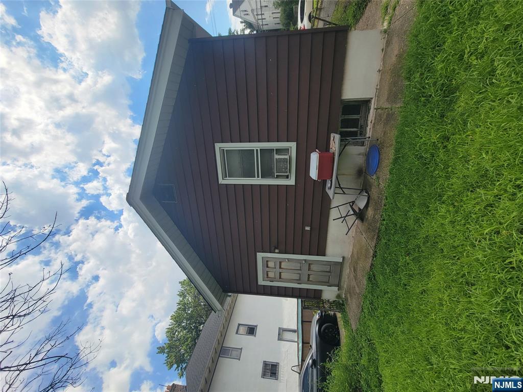 13 Lanark Avenue