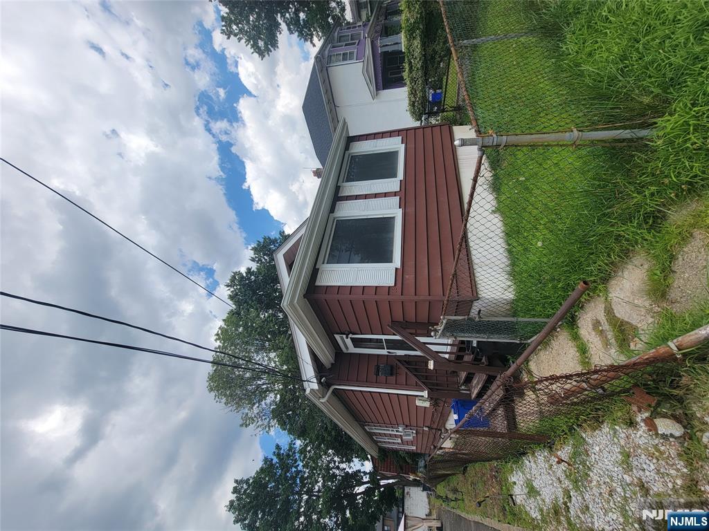 13 Lanark Avenue