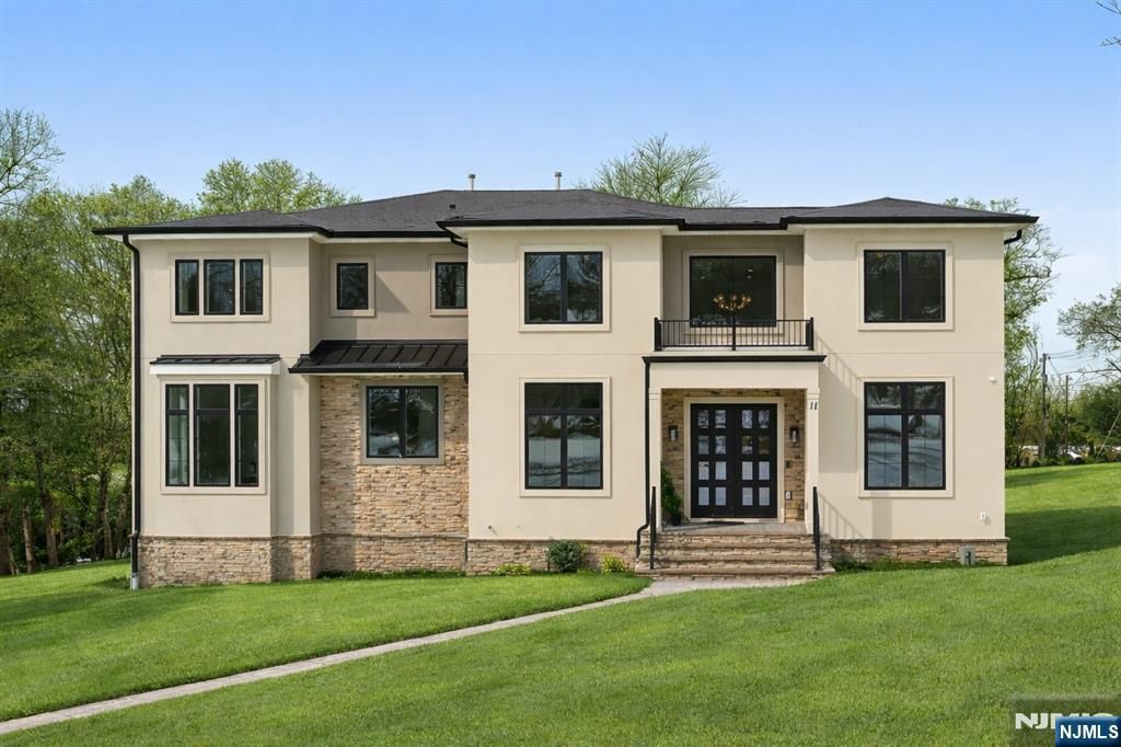 Photo of 11 Homestead Terrace, Livingston, NJ 07039 (MLS # 26003696)