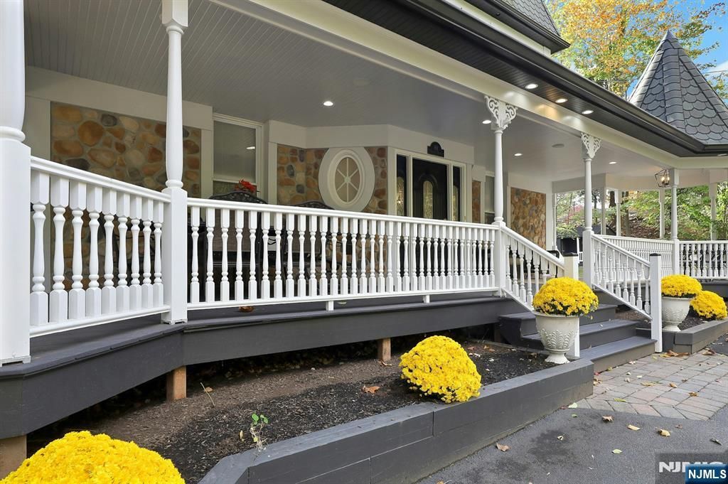 Photo of 80 Prospect Avenue, Woodcliff Lake, NJ 07677 (MLS # 25037923)