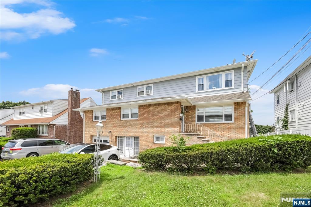 70 Maple Avenue