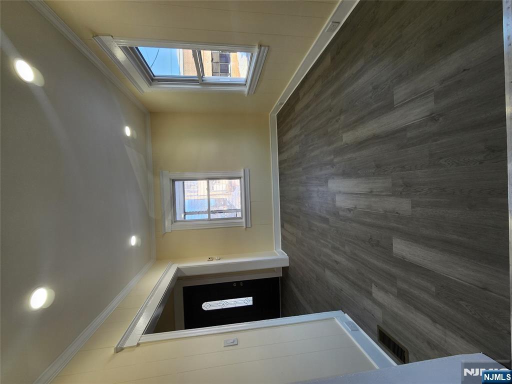 254 Montgomery Street 252