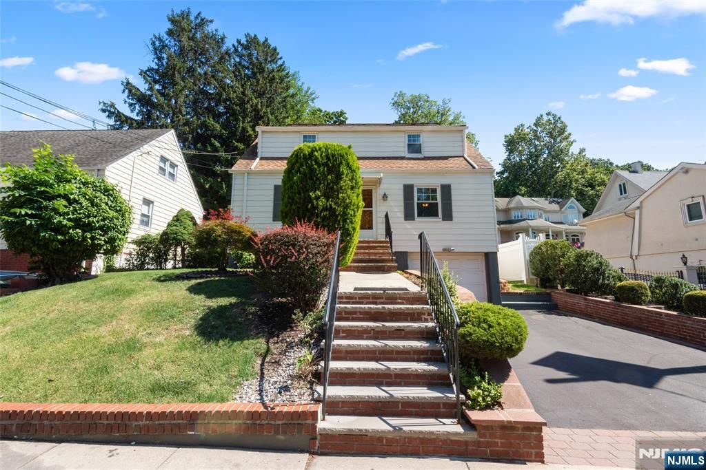 Photo of 692 Passaic Avenue, Kearny, NJ 07032 (MLS # 26010164)