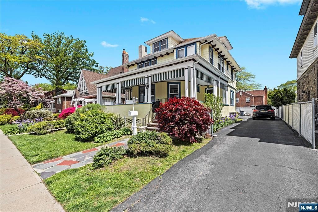 Photo of 1114 Anderson Avenue, Fort Lee, NJ 07024 (MLS # 25020260)