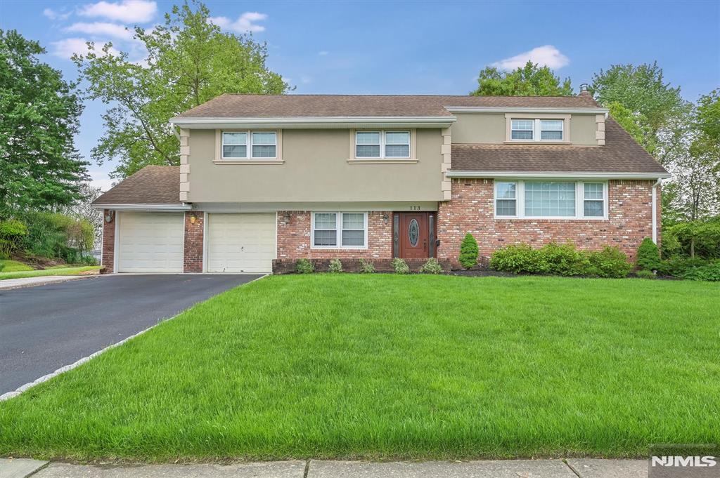 Property for Sale at 113 Merritt Drive, Oradell, New Jersey - Bedrooms: 4 
Bathrooms: 3 
Rooms: 7  - $1,050,000