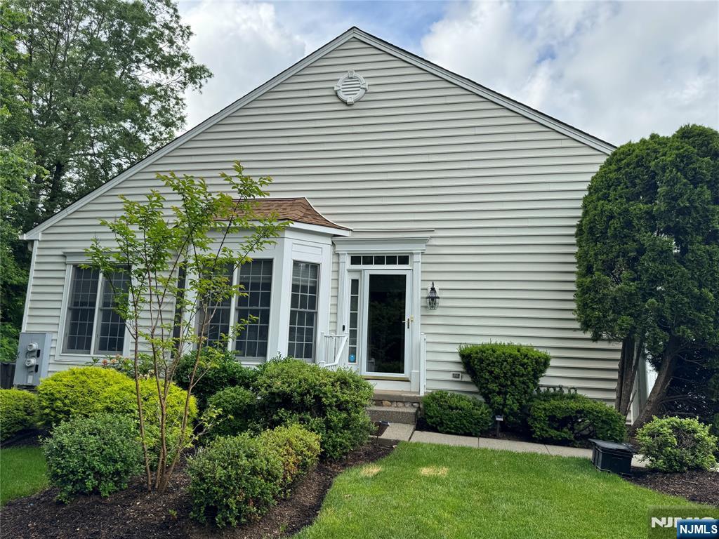 Rental Property at 61 Thistle Dr, Paramus, New Jersey - Bedrooms: 3 
Bathrooms: 4 
Rooms: 9  - $5,900 MO.