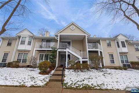 Photo of 581 Holly, Mahwah, NJ 07430 (MLS # 25042967)