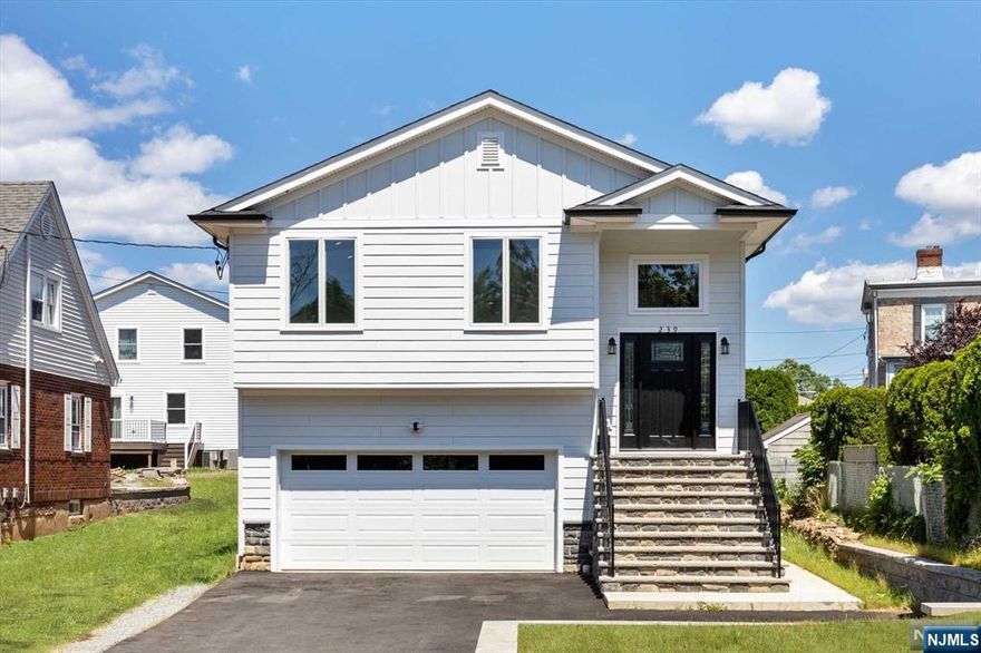 DONT MISS THIS QUALITY NEW CONSTRUCTION COL OFFERING MODERN CONTEMPORARY OPEN FLOOR PLAN, BEAUTIFUL CUSTOM HOME, POURED CONCRETE FOUNDATION, FULL FINISHED BASEMENT, HARDWOOD FOORS/ PORCELEAN FLOORING IN LIVING ROOM, 4 BED 3 FULL BATH MODERN KITCHEN WITH ISLAND, MASTER BEDROOM WITH MASTER BATH/ IN LAW SUITE W SEP ENTRANCE 2 CAR GARGE,