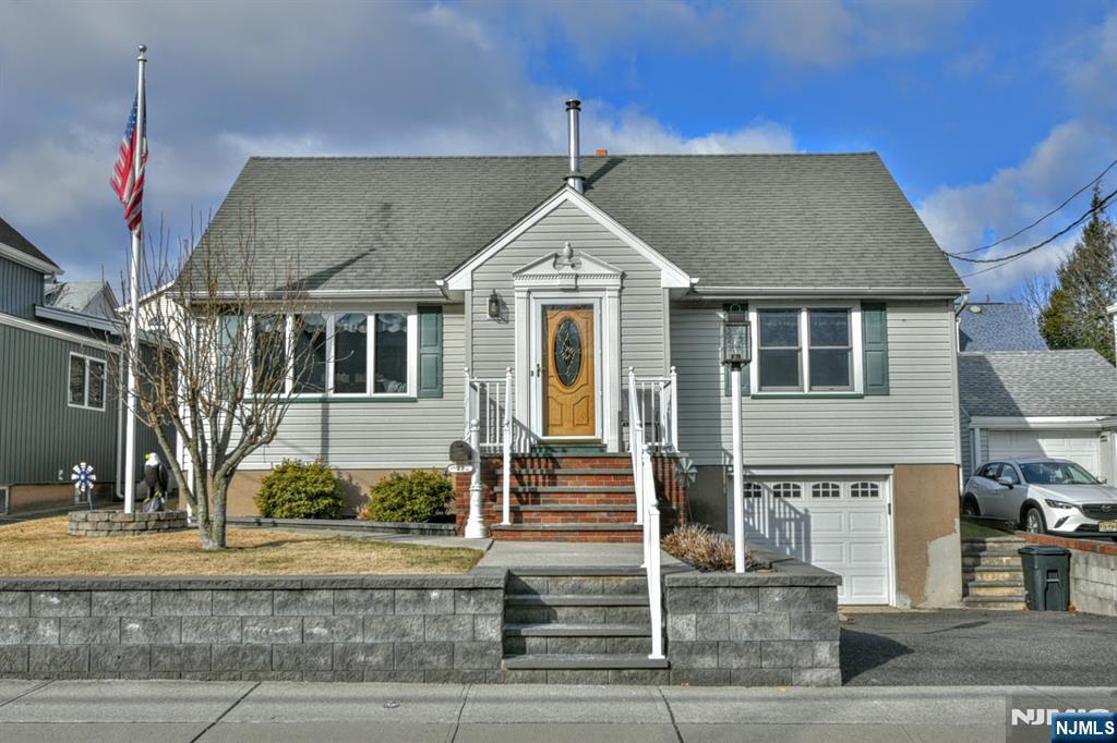 Property for Sale at 27 4th Street, Wood Ridge, New Jersey - Bedrooms: 4 
Bathrooms: 3 
Rooms: 7  - $680,000