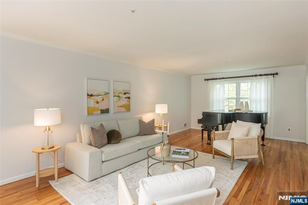 Photo of 5 Robin Hill Road, North Caldwell, NJ 07006 (MLS # 26015541)