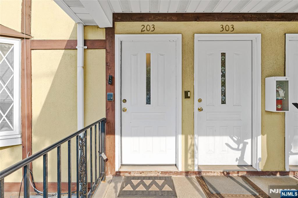 396 Harrison Avenue 203
