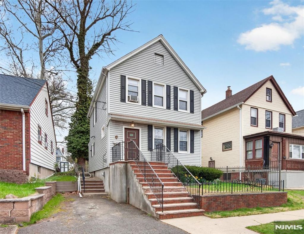 Photo of 31 5th Street, Ridgefield Park, NJ 07660 (MLS # 26017607)