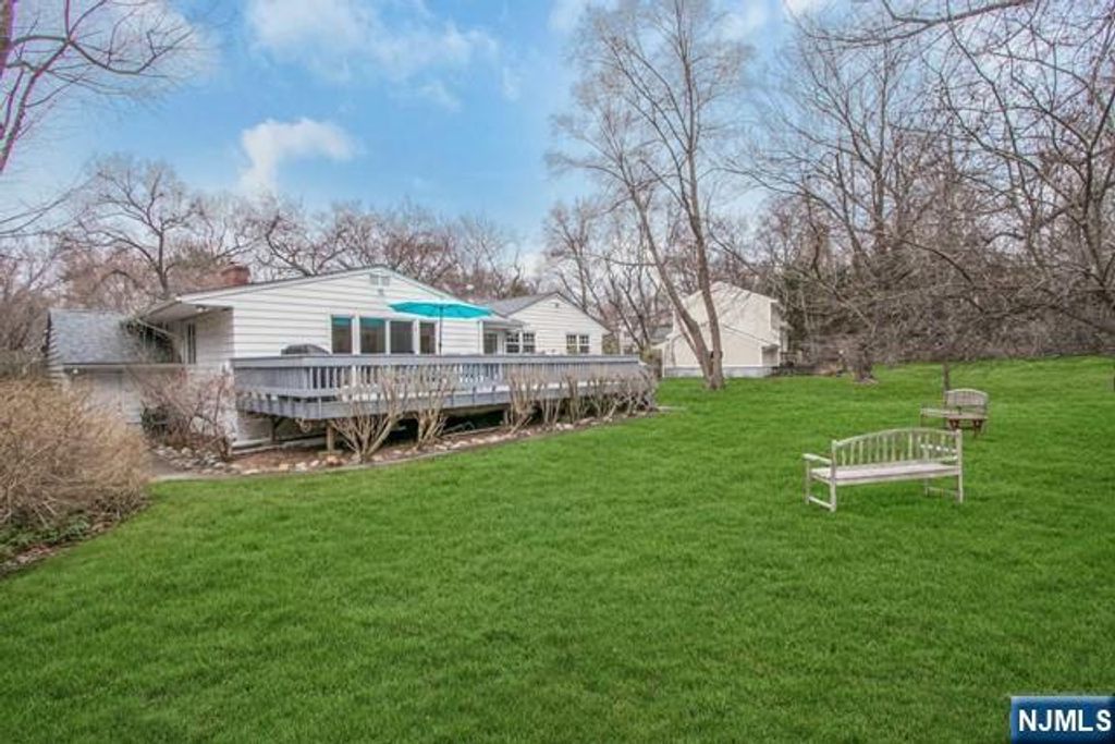 Photo of 14 Mackay Drive, Tenafly, NJ 07670 (MLS # 25038307)