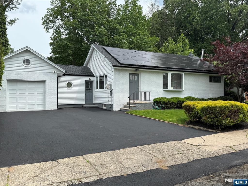 41 Woods Avenue