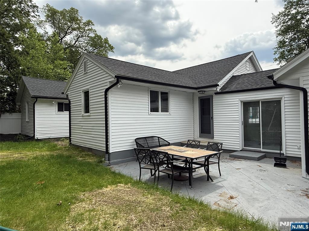 41 Woods Avenue