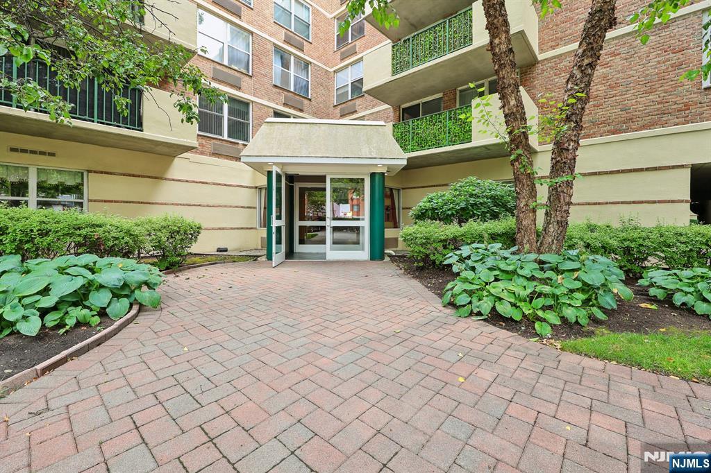 200 Grand Cove Way 2D